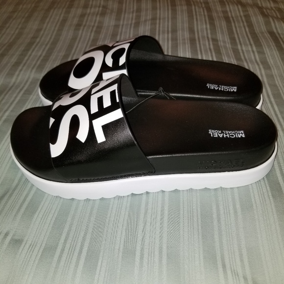 ❌SOLD❌ 🆕 Michael Kors Tyra Pool Slides Size 8 - Picture 3 of 5